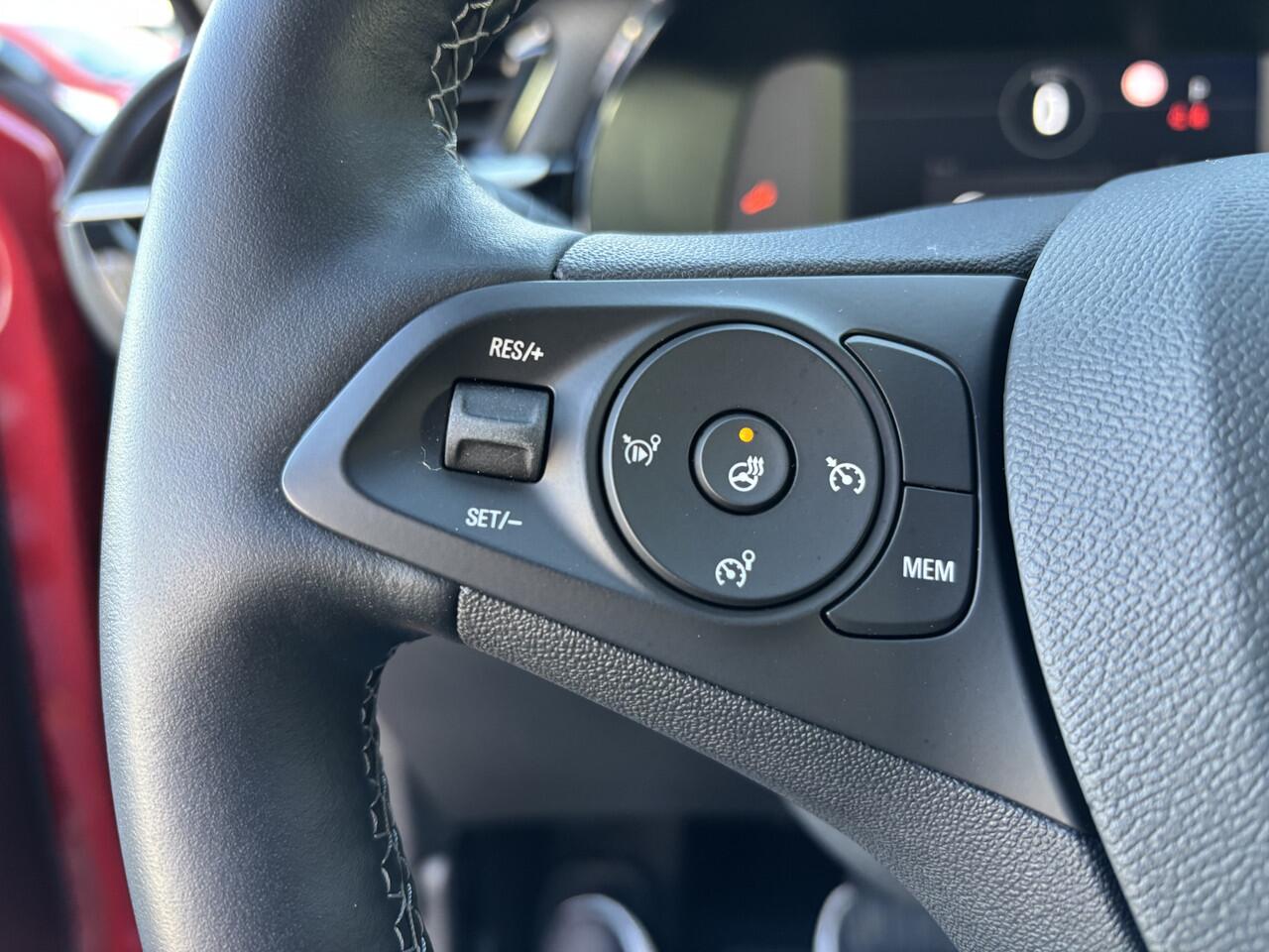 Opel e-Corsa Elegance 50 kWh | Camera | Parkeersensoren voor en achter |