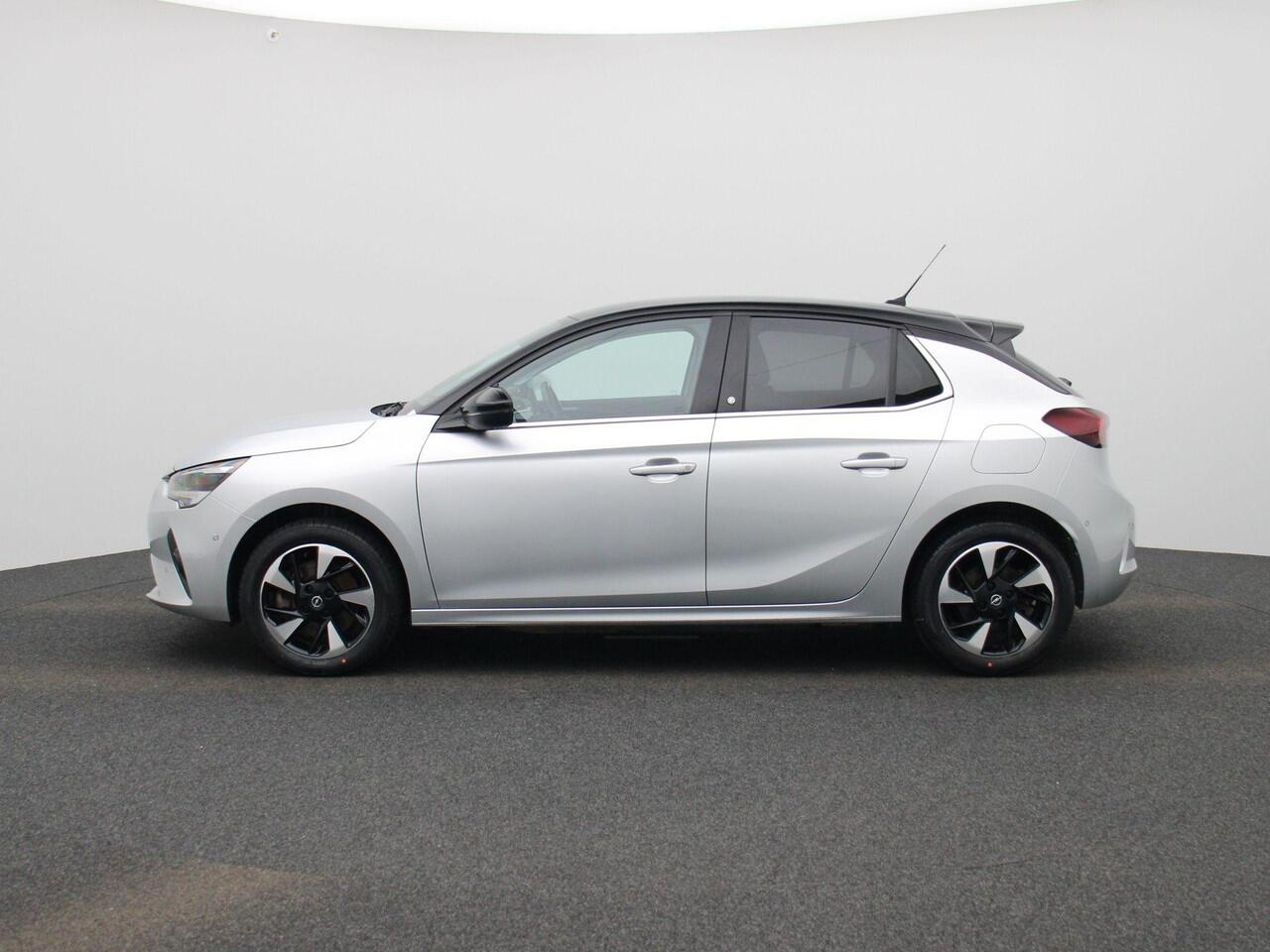 Opel e-Corsa Elegance 50 kWh | Navigatie | Apple & Android Carplay | Parkeersensoren Voor & Achter | Camera | Climate Control | Privacy Glass | Cruise Control & Snelheidsbegrenzer |