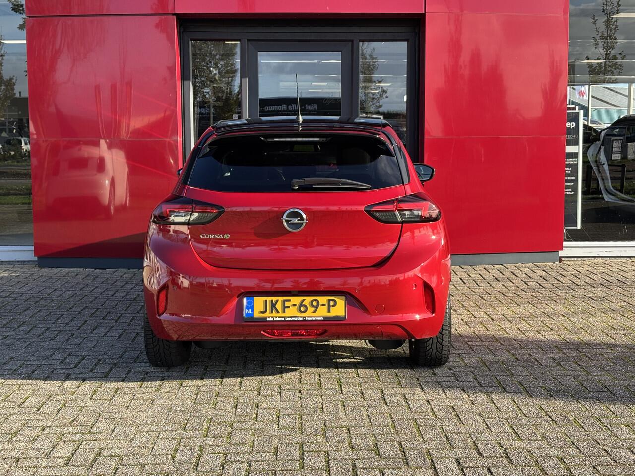 Opel e-Corsa Elegance 50 kWh | Camera | Parkeersensoren voor en achter |