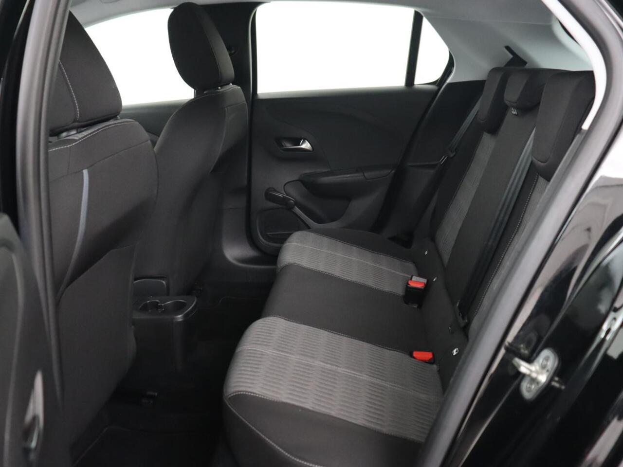 Opel e-Corsa Edition 50 kWh | Carplay | Parkeerhulp | Cruise control | Climate control | Keyless start | 16'' lichtmetalen velgen | Bluetooth