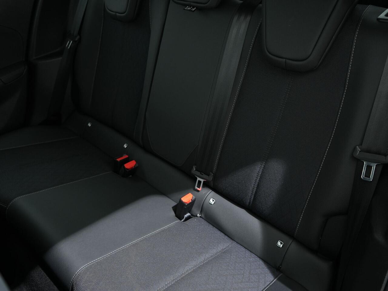 Opel e-Corsa LEVEL 3 50 KWH 3-FASE | Navi | Winterpakket | Clima | Privacy Glass