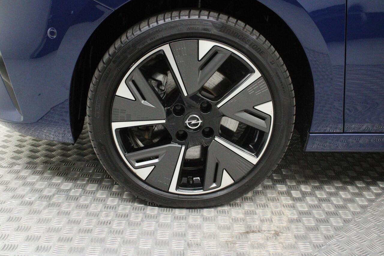 Opel e-Corsa Elegance 50 kWh | full options | climate | leder | panoramadak | navi | adaptive cruise | matrix | pdc v/a+camera | carplay | spiegels elect. inklapbaar