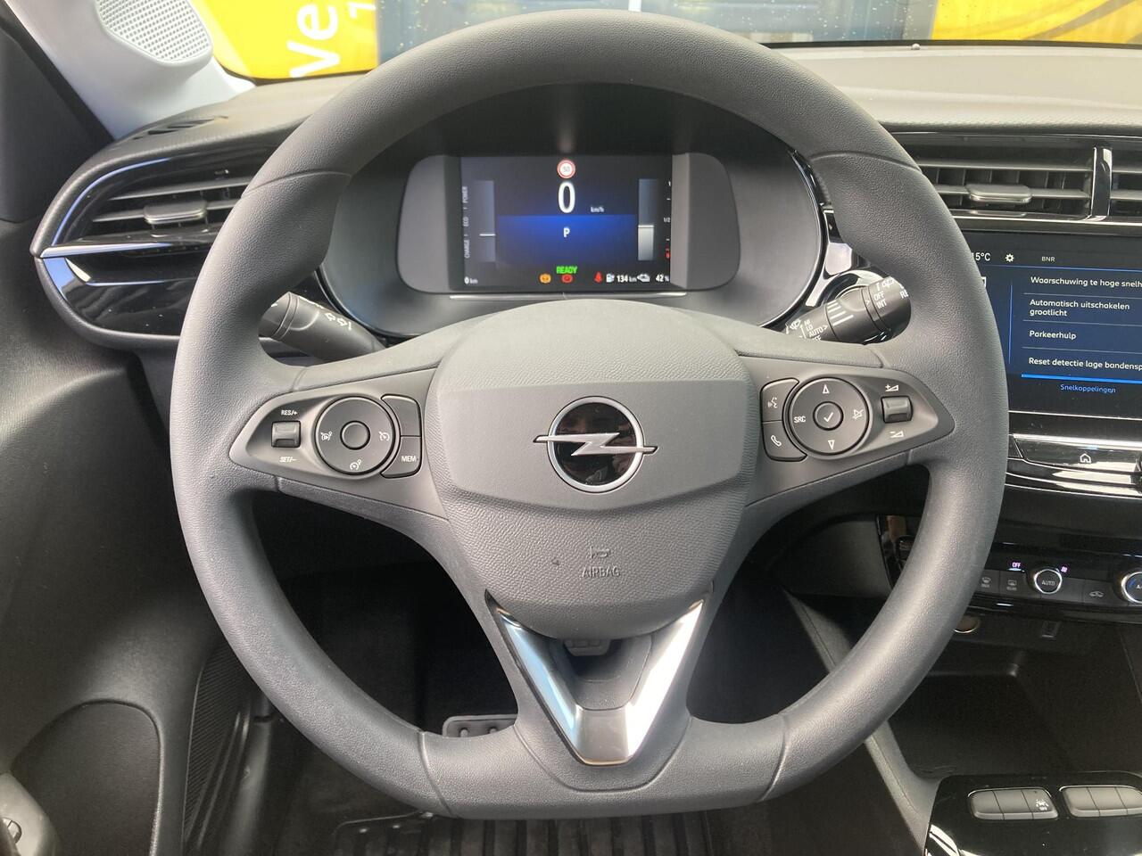 Opel e-Corsa 51 kWh Long Range Business Edition | NIEUW | DIRECT LEVERBAAR | Navigatie via Carplay/ Android auto | Climate control | Cruise control | Achteruitrijcamera | Warmtepomp | Parkeersensoren |