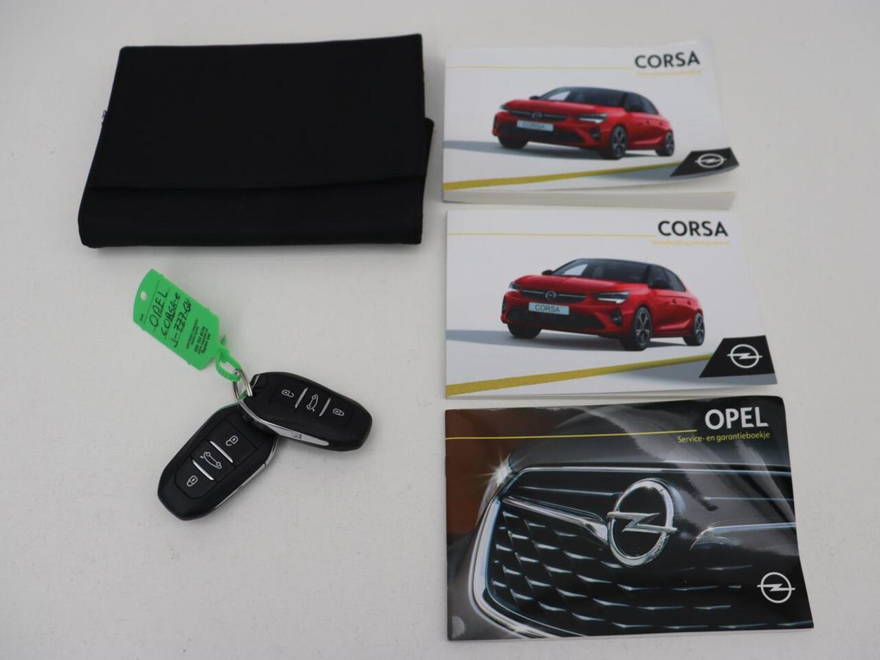 Opel e-Corsa Edition 50 kWh | Carplay | Parkeerhulp | Cruise control | Climate control | Keyless start | 16'' lichtmetalen velgen | Bluetooth