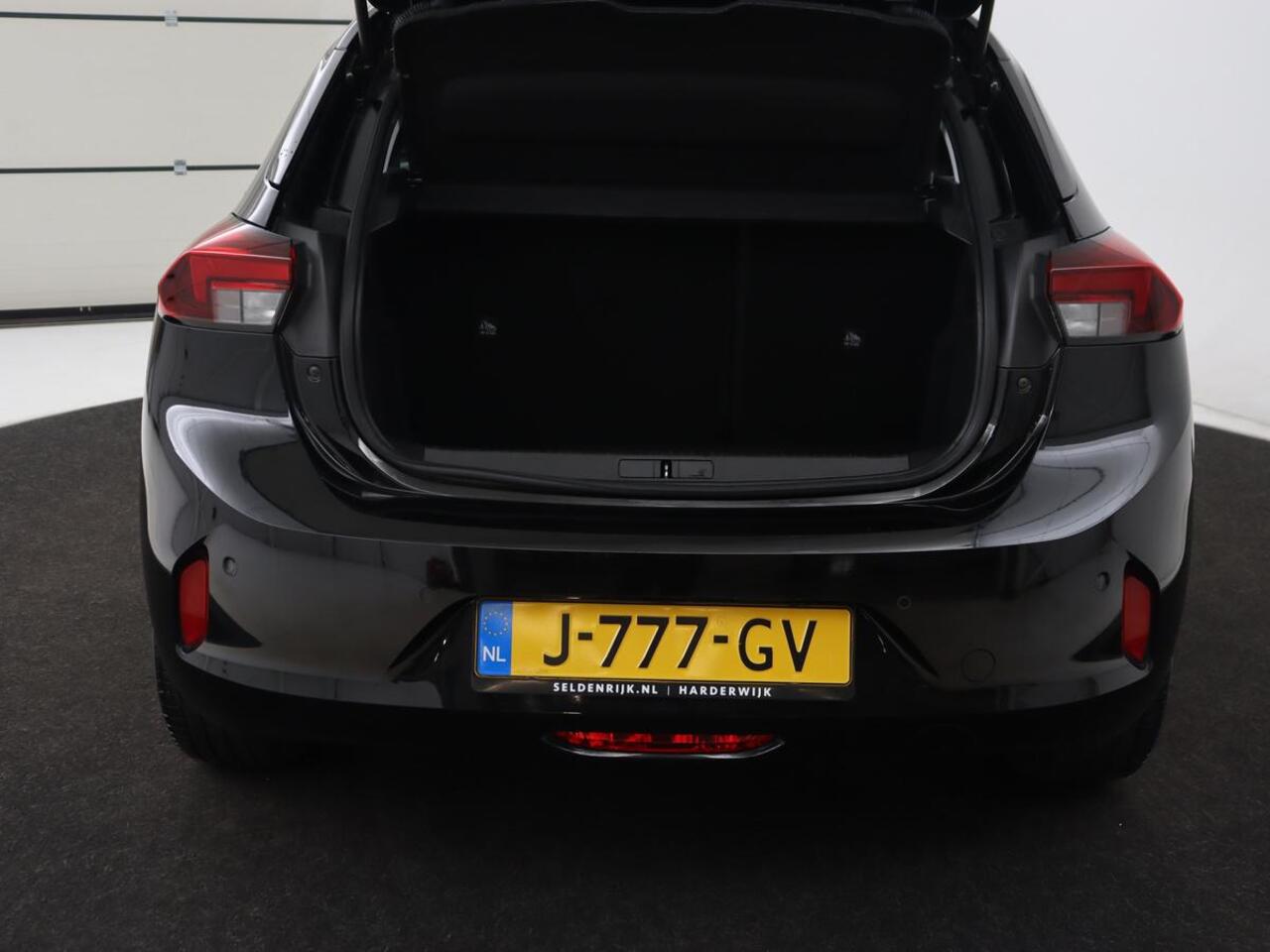 Opel e-Corsa Edition 50 kWh | Carplay | Parkeerhulp | Cruise control | Climate control | Keyless start | 16'' lichtmetalen velgen | Bluetooth