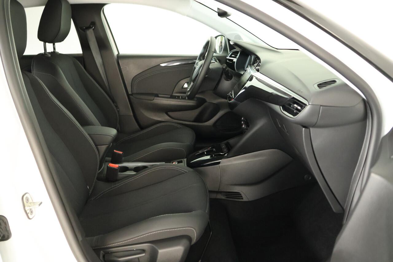 Opel e-Corsa Elegance 50 kWh / LED / CarPlay / Clima / Camera
