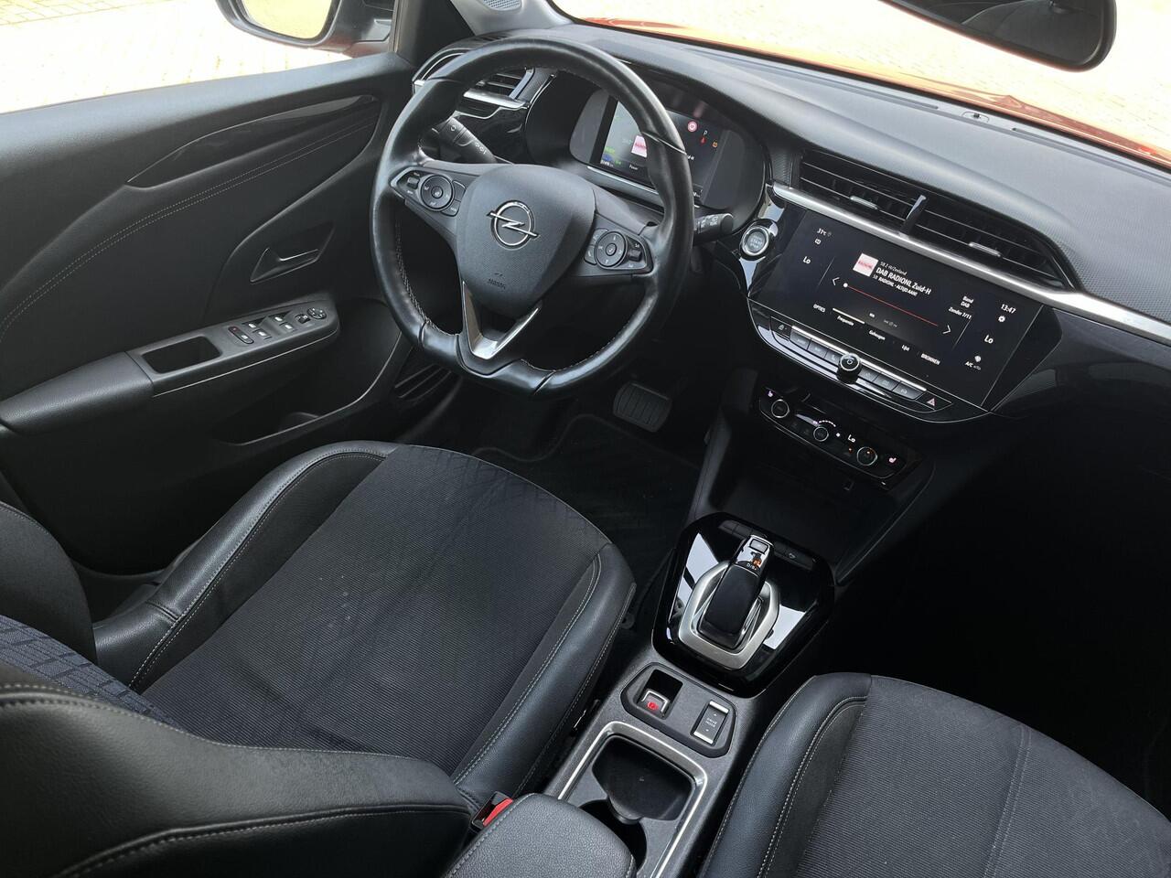 Opel e-Corsa Elegance 3-FASEN 50kWh 136pk | NAVI | APPLE CARPLAY / ANDROID AUTO | WINTERPACK | 17'' LM-VELGEN | DAKKLEUR ZWART |