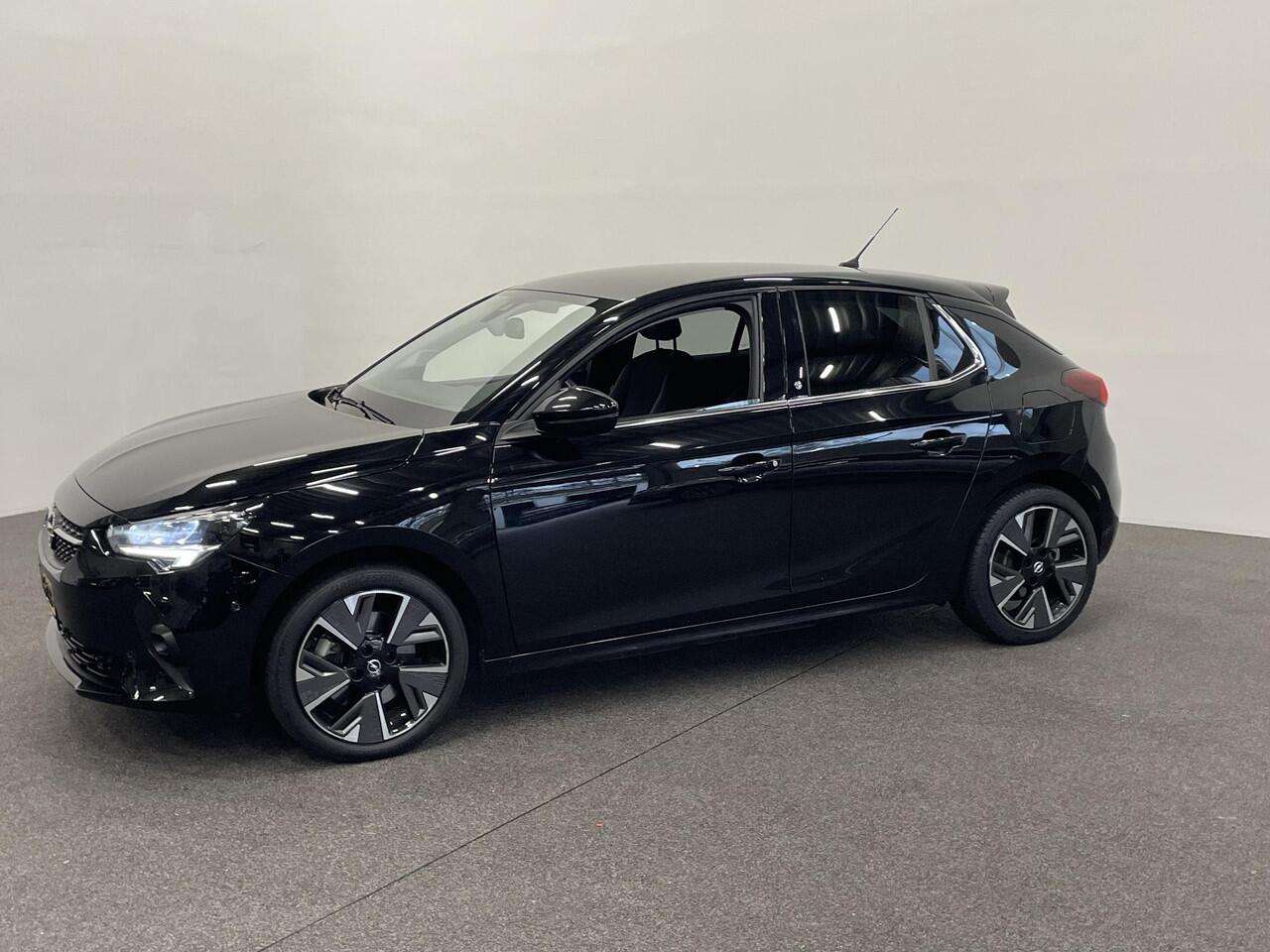 Opel e-Corsa Elegance 50 kWh Navigatie Apple Carplay/Android Auto Camera Parkeersensoren Adaptive Cruise Control Lichtmetalen velgen Climate Control