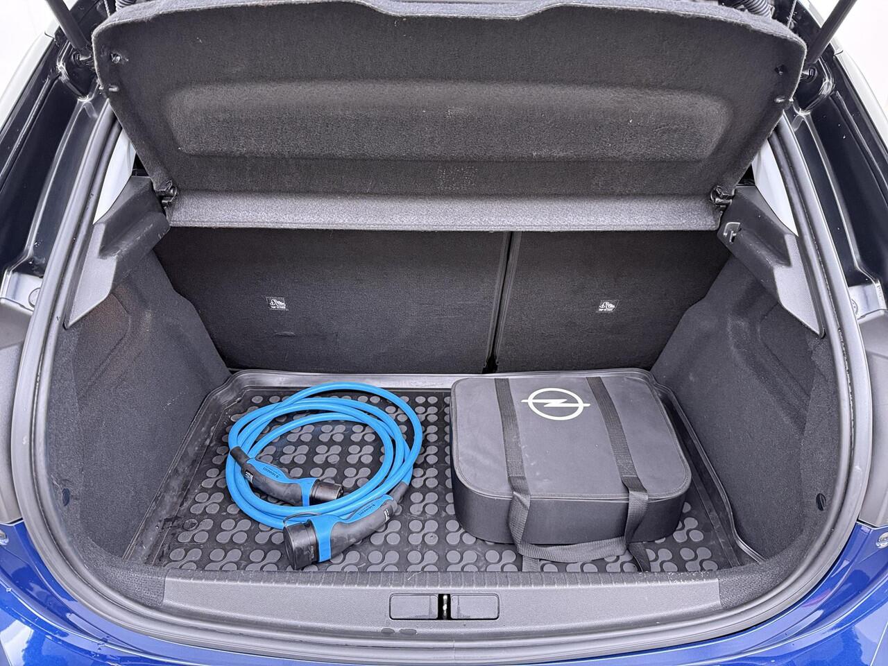 Opel e-Corsa Electric Elegance 50 kWh 3 FASE | SOH 93% | STOELVERWARMING | WARMTEPOMP | DEALER ONDERHOUDEN | RIJKLAARPRIJS |CAMERA | DODE HOEK| LEKKER COMPLEET|