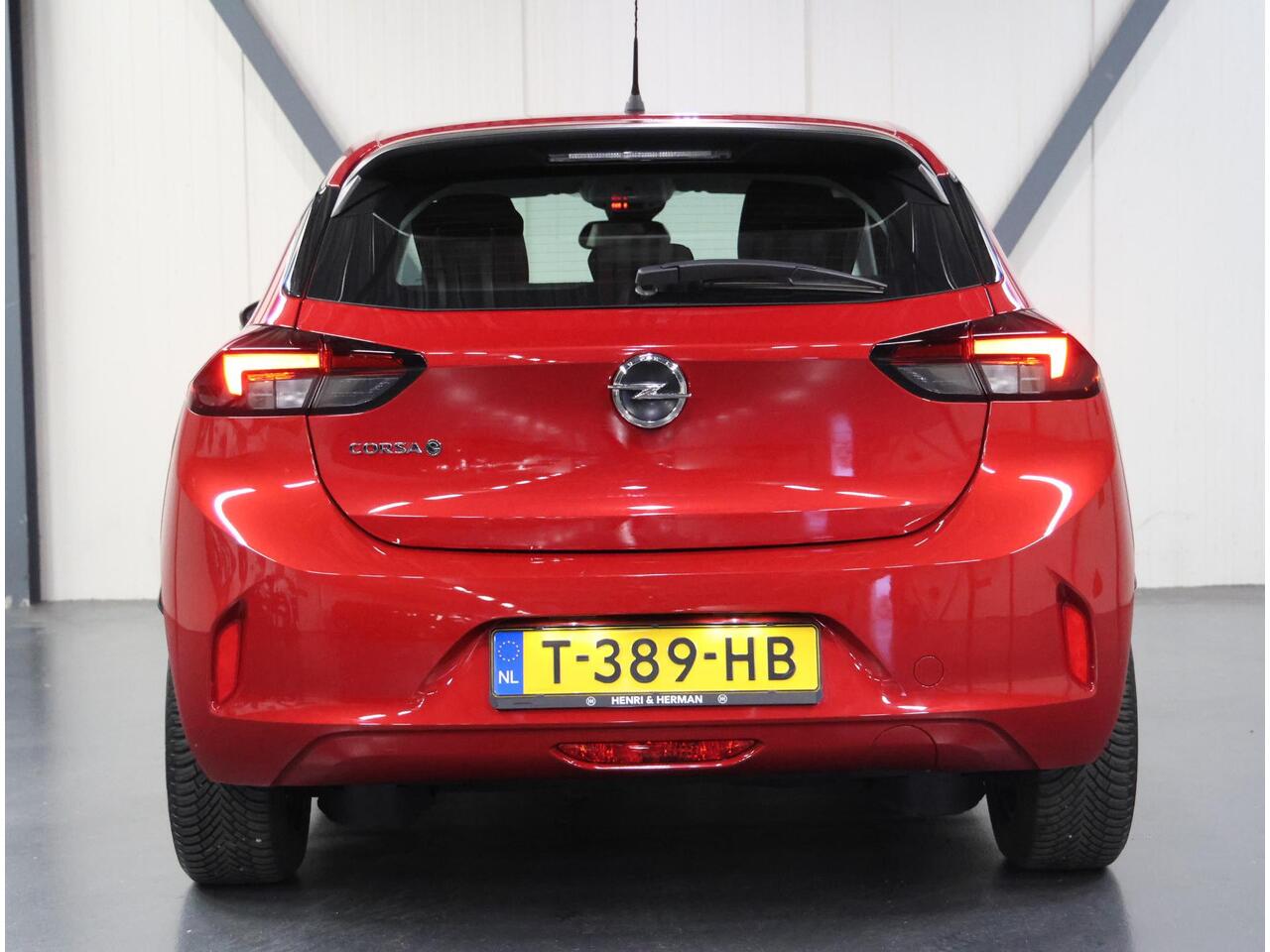 Opel e-Corsa Level 2 50 kWh 136PK | Accurapport 97,5% | 1ste eigenaar | 3 FASE | AppleCarPlay/Android | Climate Control | Cruise Control | Keyless Start | AUTOMAAT | Isofix | Warmtepomp |