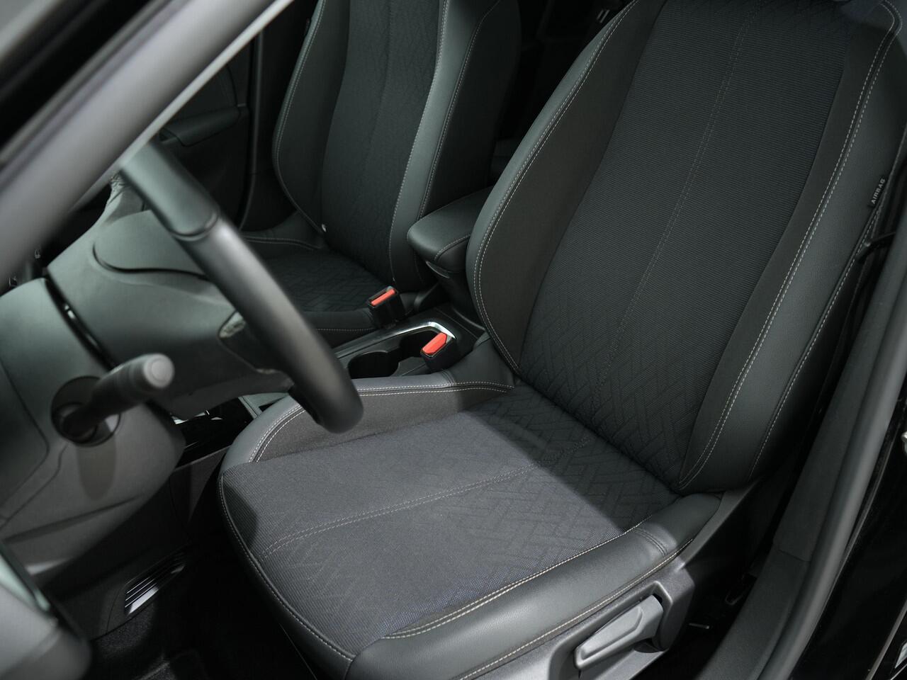 Opel e-Corsa LEVEL 3 50 KWH 3-FASE | Navi | Winterpakket | Clima | Privacy Glass