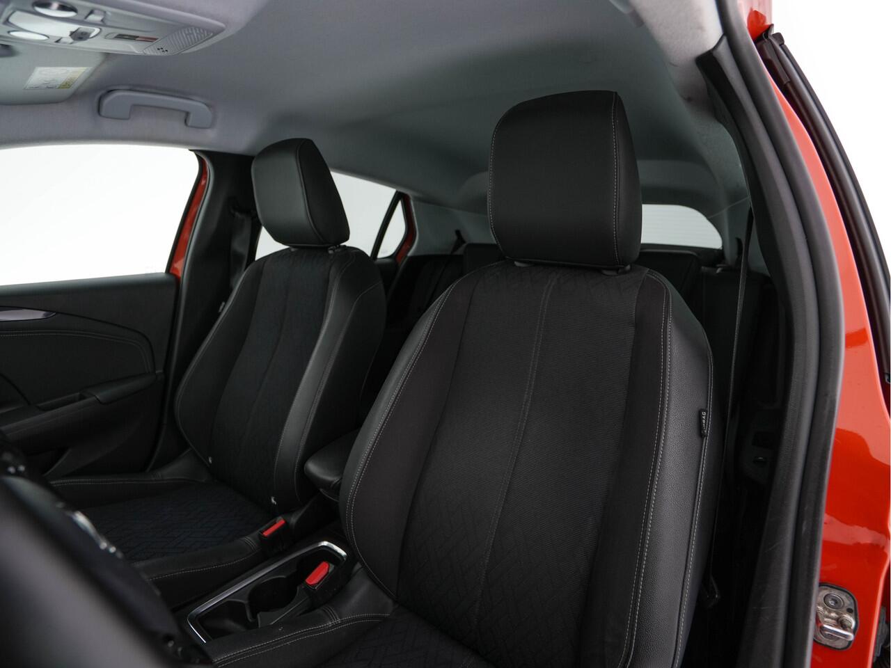 Opel e-Corsa Elegance 50 kWh [ 3-Fase ] {SOH-94%} (INCL-BTW) Aut. *FULL-LED | DIGI-COCKPIT | LEATHER-MICROFIBRE | NAVI-FULLMAP | CAMERA | CARPLAY | ECC | KEYLESS | CRUISE | DAB | LANE-ASSIST | PDC | SPORT-SEATS | PRIVACY-GLASS | 16"ALU*