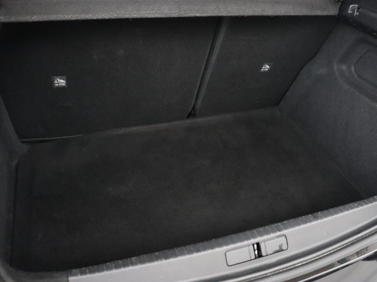 Opel e-Corsa Edition 50 kWh | Carplay | Parkeerhulp | Cruise control | Climate control | Keyless start | 16'' lichtmetalen velgen | Bluetooth