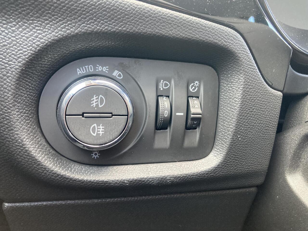 Opel e-Corsa 51 kWh Long Range Business Edition | NIEUW | DIRECT LEVERBAAR | Navigatie via Carplay/ Android auto | Climate control | Cruise control | Achteruitrijcamera | Warmtepomp | Parkeersensoren |