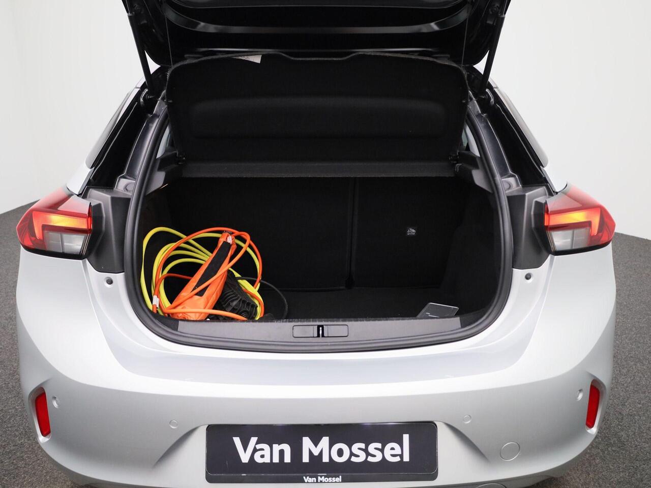 Opel e-Corsa Elegance 50 kWh | Navi | Achteruitrijcamera en 360 camera + Sensoren | Climate control | Blind spot | Allseasonbanden |