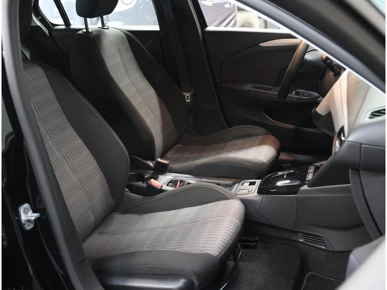 Opel e-Corsa Level 2 50kWh 136PK | 1ste eigenaar | ACCURAPPORT 96% | AppleCarplay/AndroidAuto | Climate Control | Cruise Control | Stoel/StuurVerwarmd | Parkeersensoren | Isofix | Goed Onderhouden! |