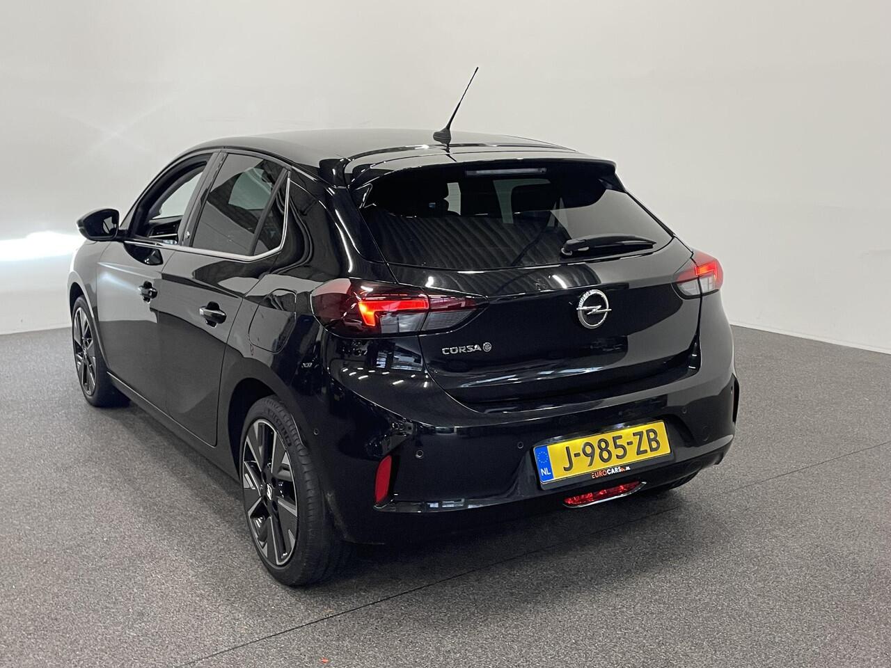 Opel e-Corsa Elegance 50 kWh Navigatie Apple Carplay/Android Auto Camera Parkeersensoren Adaptive Cruise Control Lichtmetalen velgen Climate Control
