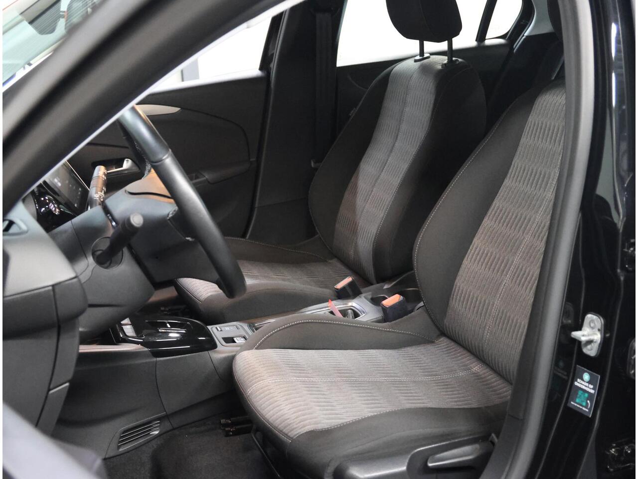 Opel e-Corsa Level 2 50kWh 136PK | 1ste eigenaar | ACCURAPPORT 96% | AppleCarplay/AndroidAuto | Climate Control | Cruise Control | Stoel/StuurVerwarmd | Parkeersensoren | Isofix | Goed Onderhouden! |