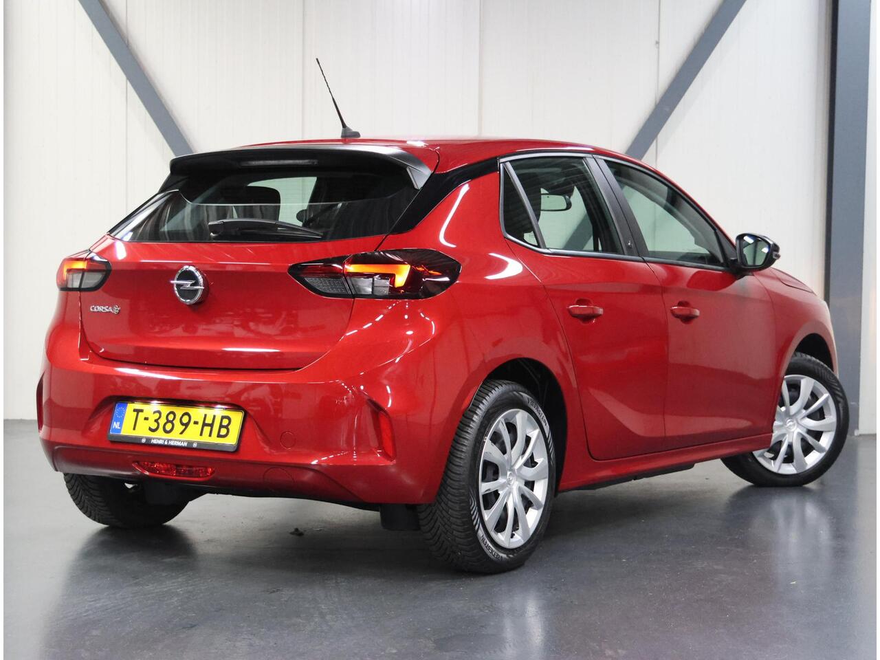 Opel e-Corsa Level 2 50 kWh 136PK | Accurapport 97,5% | 1ste eigenaar | 3 FASE | AppleCarPlay/Android | Climate Control | Cruise Control | Keyless Start | AUTOMAAT | Isofix | Warmtepomp |