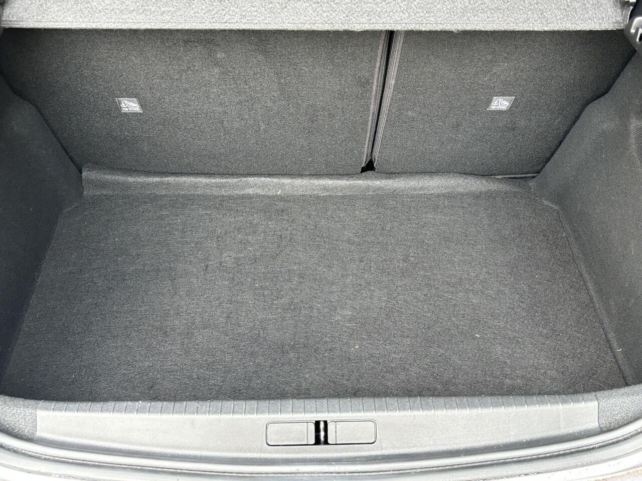 Opel e-Corsa Elegance EV 3-FASEN 50kWh 136pk | 11KW BOORDLADER | PREMIUM PACK | 180° CAMERA+SENSOREN | NAVI PRO 10" | ISOFIX | DODEHOEKBEW. | DAB+ |