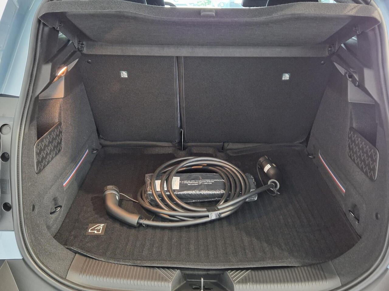 Renault 4 comfort range techno 52 kWh | DEMO | DODEHOEK ASSISTENT | ELEKTRISCHE ACHTERKLEP | PACK WINTER | ADAPTIVE CRUISE CONTROLE |