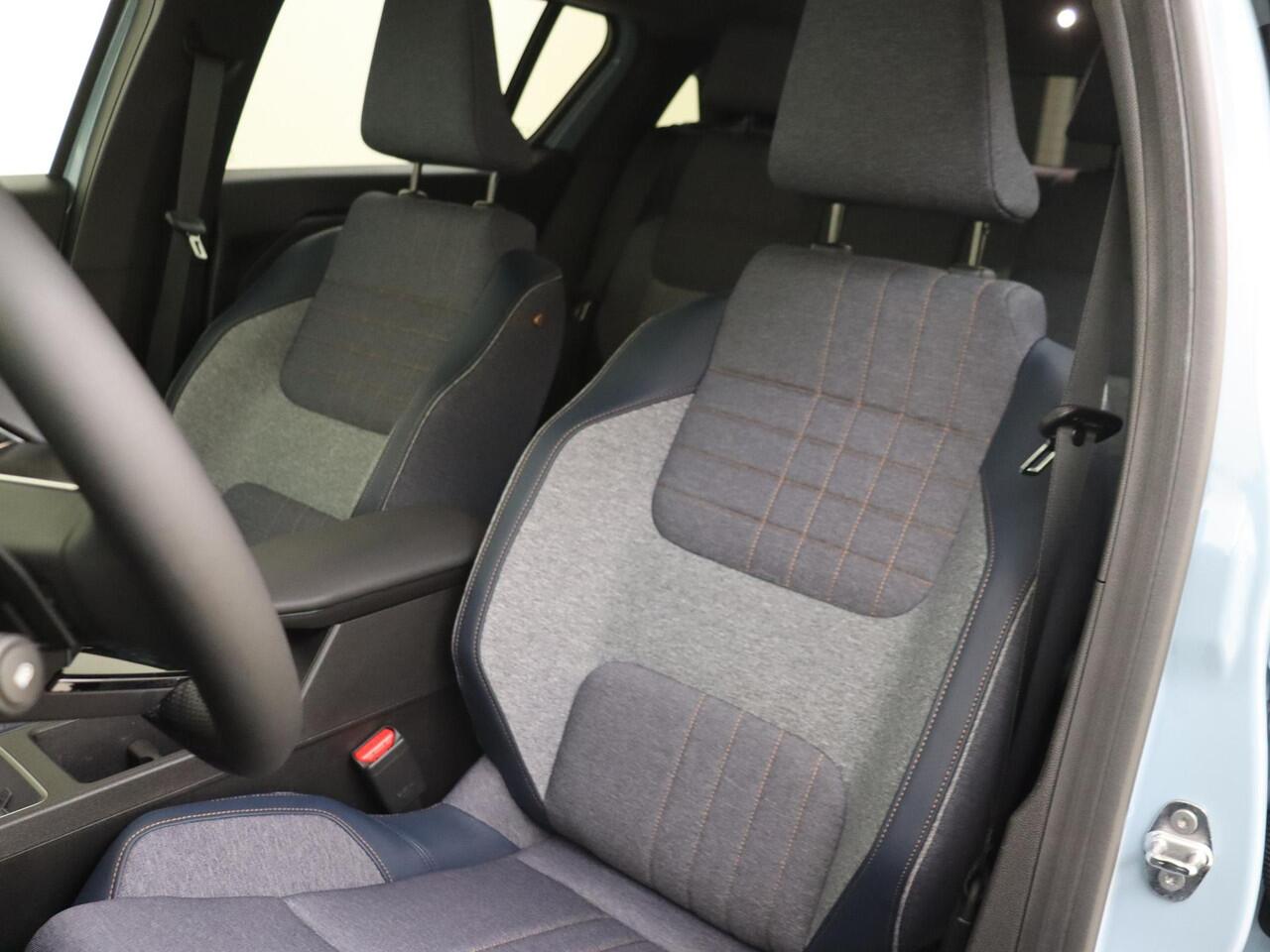 Renault 4 comfort range iconic 52 kWh | Google Navigatie | Adaptieve Cruise Control | Pack Advanced Driving Assist | Vehicle-to-load | Lichtmetalen Velgen 18" | Apple CarPlay & Android Auto