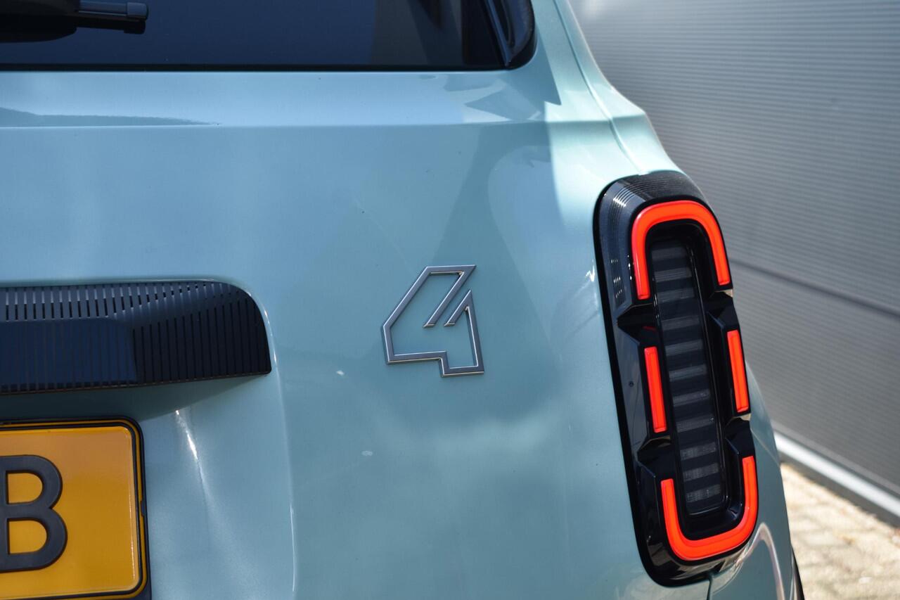 Renault 4 Comfort Range Iconic 52 kWh 150PK | Google Navigatie | Adaptieve Cruise Control | Pack Advanced Driving Assist | Vehicle-to-load | Lichtmetalen Velgen 18" | Apple CarPlay & Android Auto