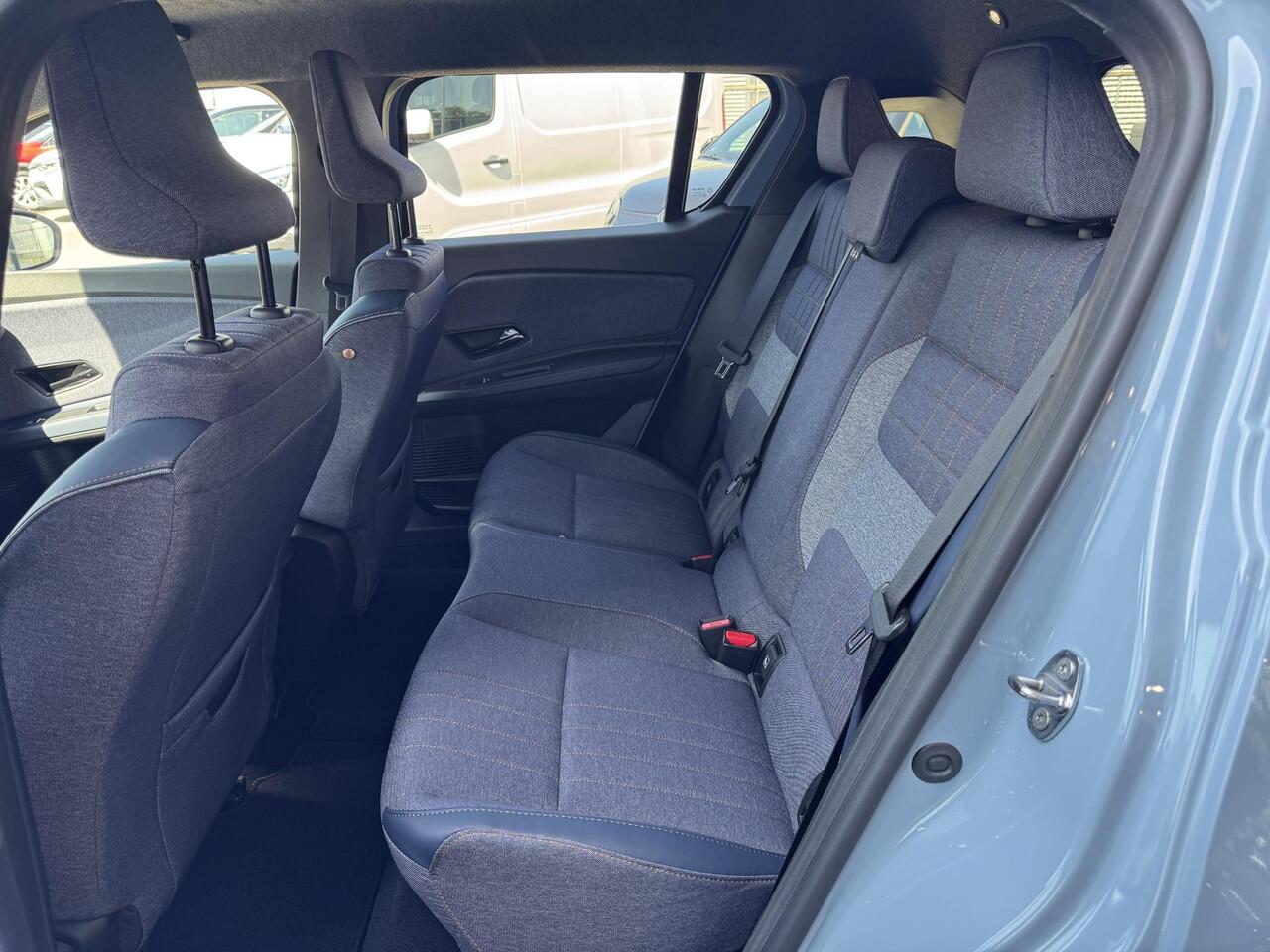 Renault 4 comfort range techno 52 kWh / STOEL & STUURWIEL VERWARMING / NAVIGATIE /