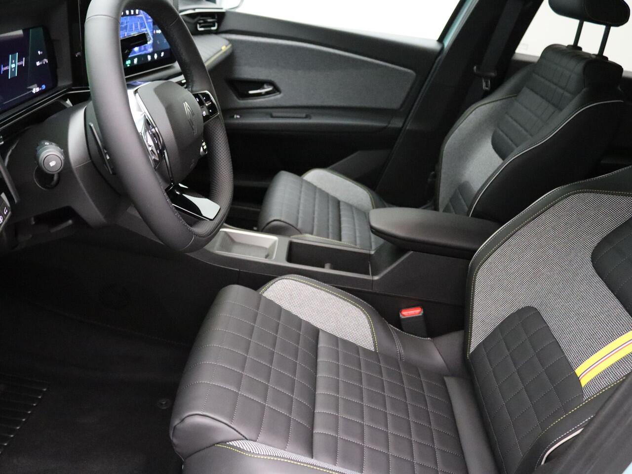 Renault 4 comfort range iconic 52 kWh Automaat Camera | Adapt. Cruise | Navi | Parkeersens. v+a | Stoel-/stuurverw.