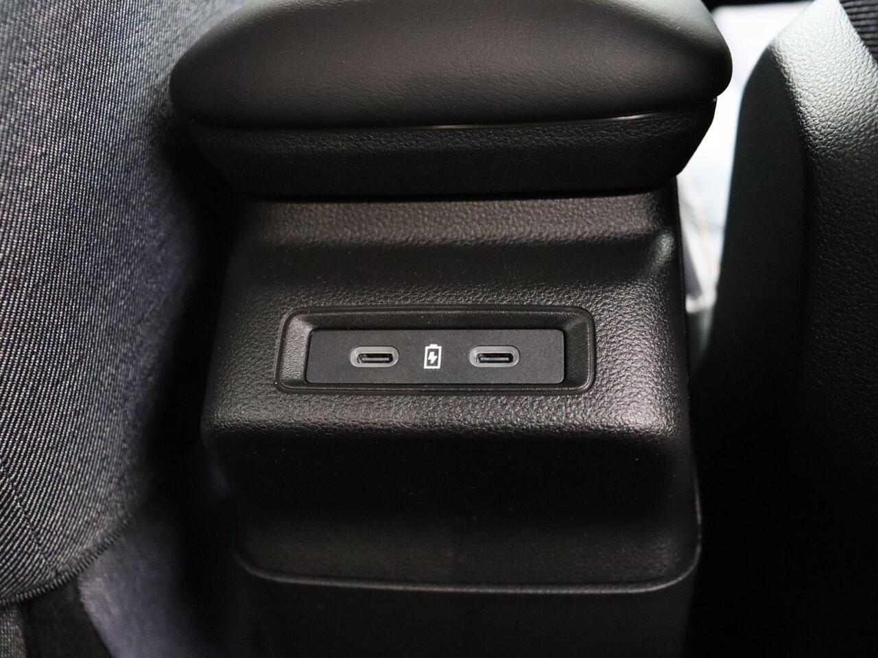 Renault 4 comfort range techno 52 kWh | Stoel- en stuurwielverwarming | Adaptieve cruise control | 18" Lichtmetalen velgen |