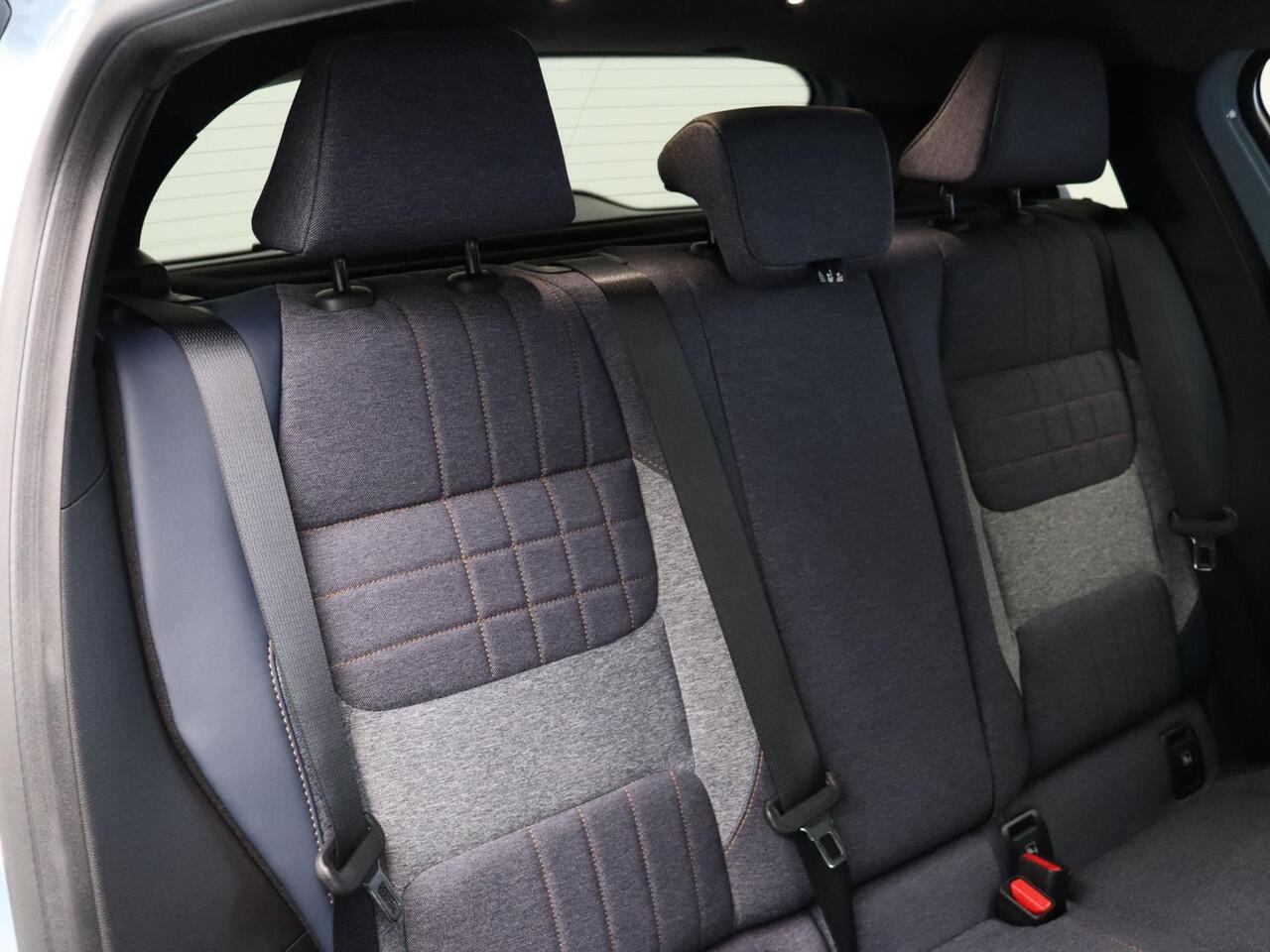 Renault 4 comfort range techno 52 kWh | Stoel- en stuurwielverwarming | Adaptieve cruise control | 18" Lichtmetalen velgen |