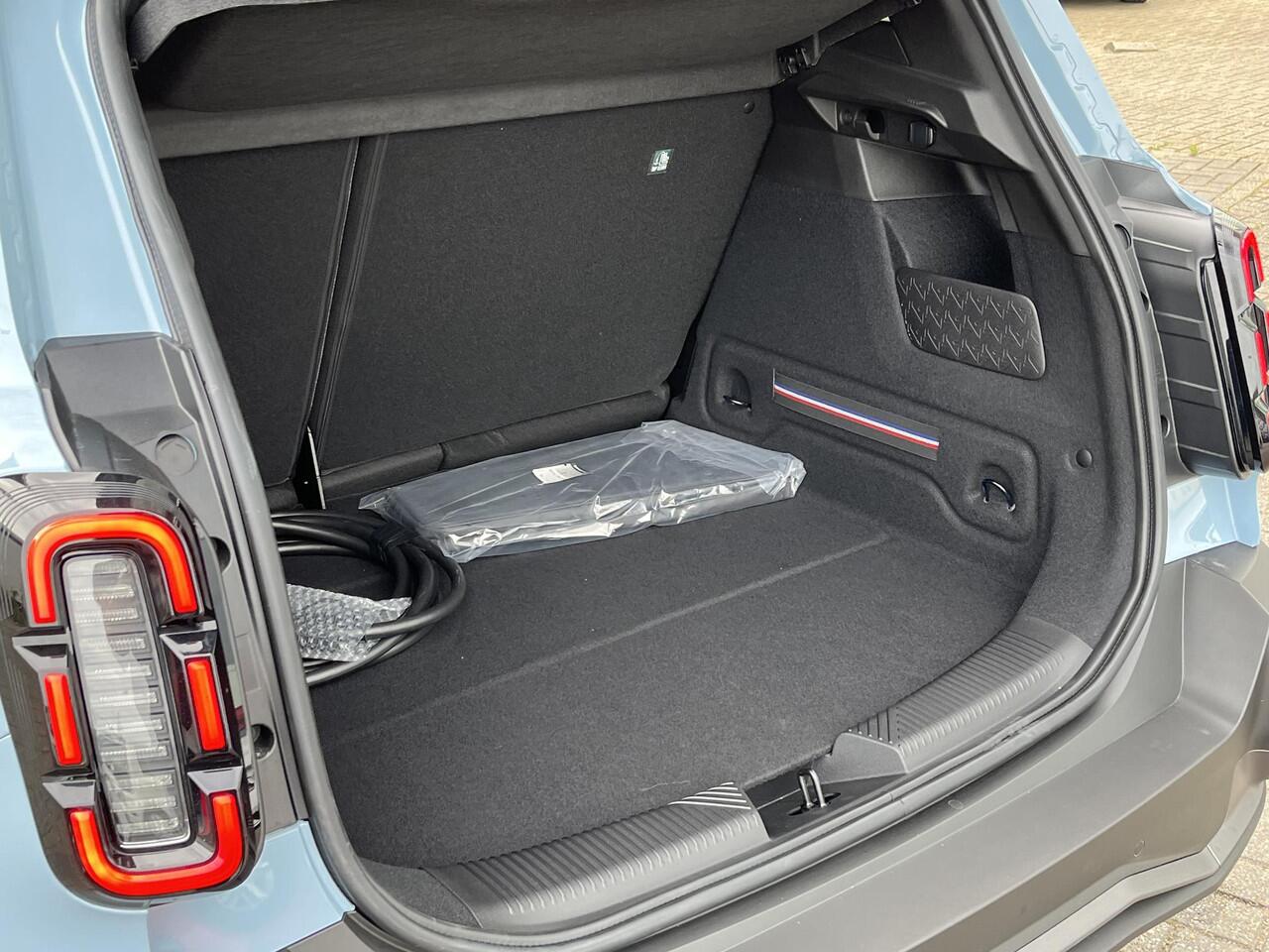 Renault 4 comfort range techno 52 kWh | Harman Kardon Sound | Pack Winter | Pack safety & advanced driving assist | Demo 02-26 Beschikbaar