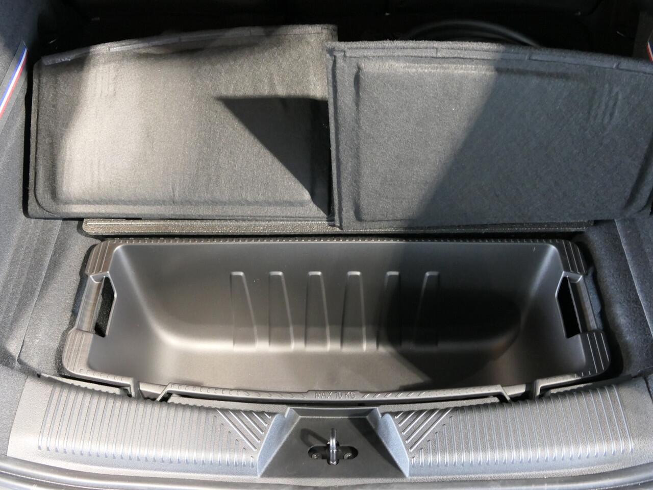 Renault 4 comfort range techno 52 kWh - Occasion Lease vanaf ¤559 p/m - *DEMO* - One Pedal - Stoel/Stuurverwarming - Camera