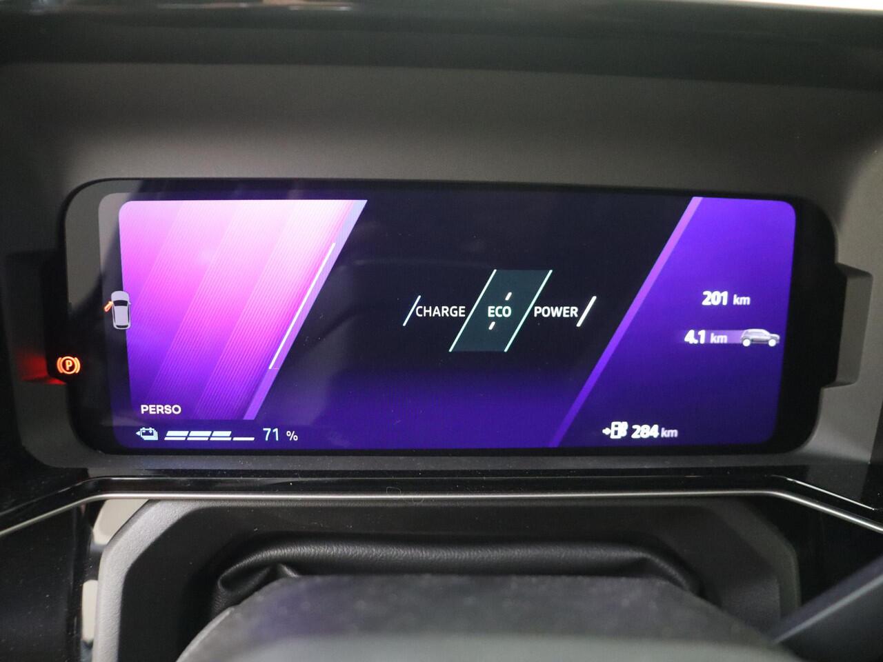 Renault 4 comfort range iconic 52 kWh | Google Navigatie | Adaptieve Cruise Control | Pack Advanced Driving Assist | Vehicle-to-load | Lichtmetalen Velgen 18" | Apple CarPlay & Android Auto