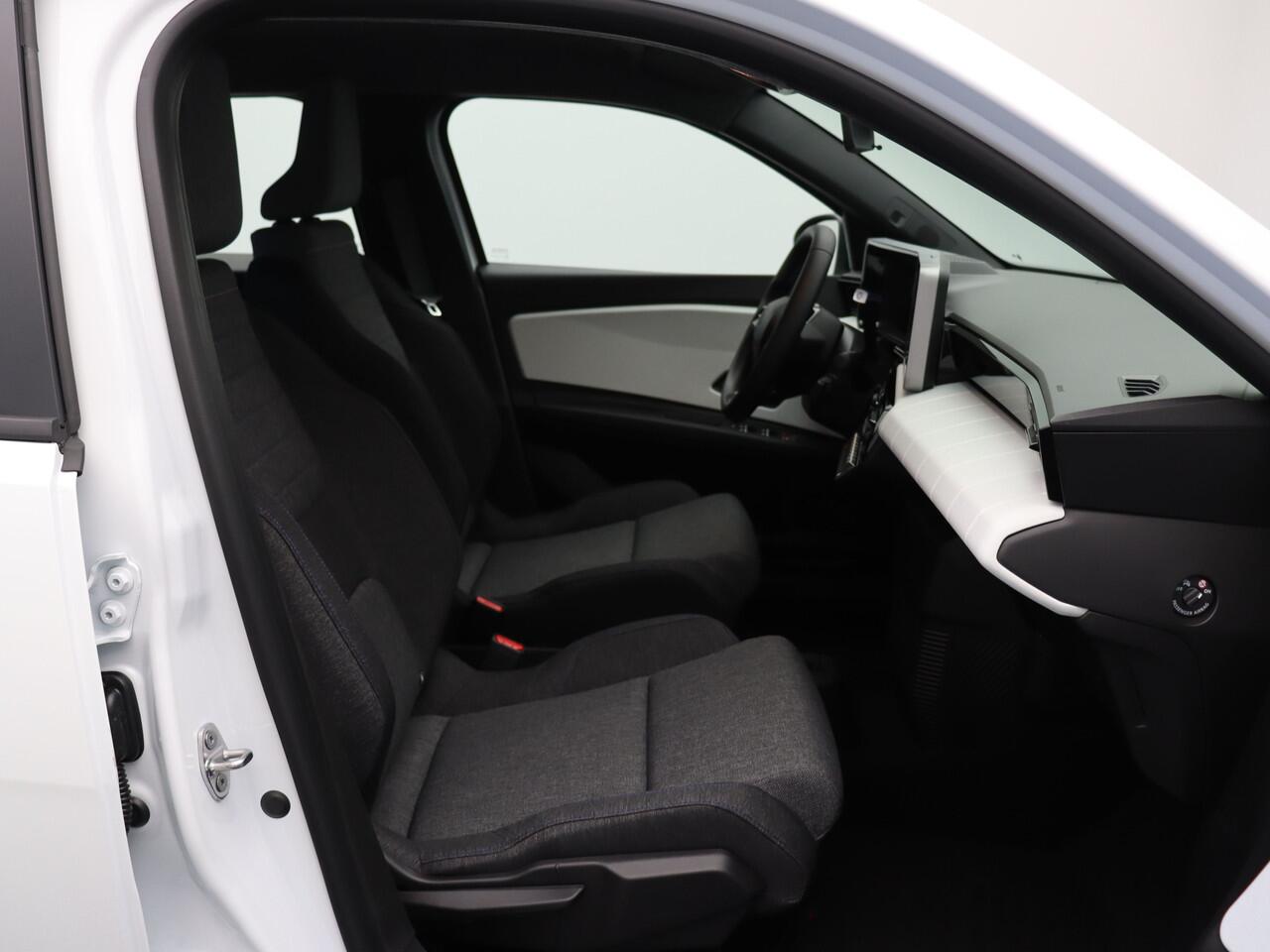 Renault 5 Evolution Urban range | Cruise control met snelheidsbegrenzer | Full LED koplampen | ISOFIX-bevestigingssysteem voor kinderzitjes op passagiersstoel en op de twee buitenste zitplaatsen achter