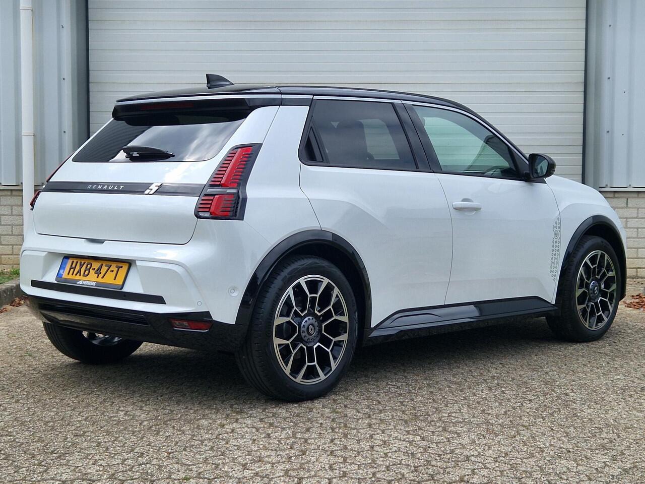 Renault 5 Comfort Range Roland-Garros 52 kWh / Afneembare Trekhaak / Harmon Kardon Audio / Adaptief Cruise Control / Stoel & Stuurverwarming / Warmtepomp / Google Navigatie /