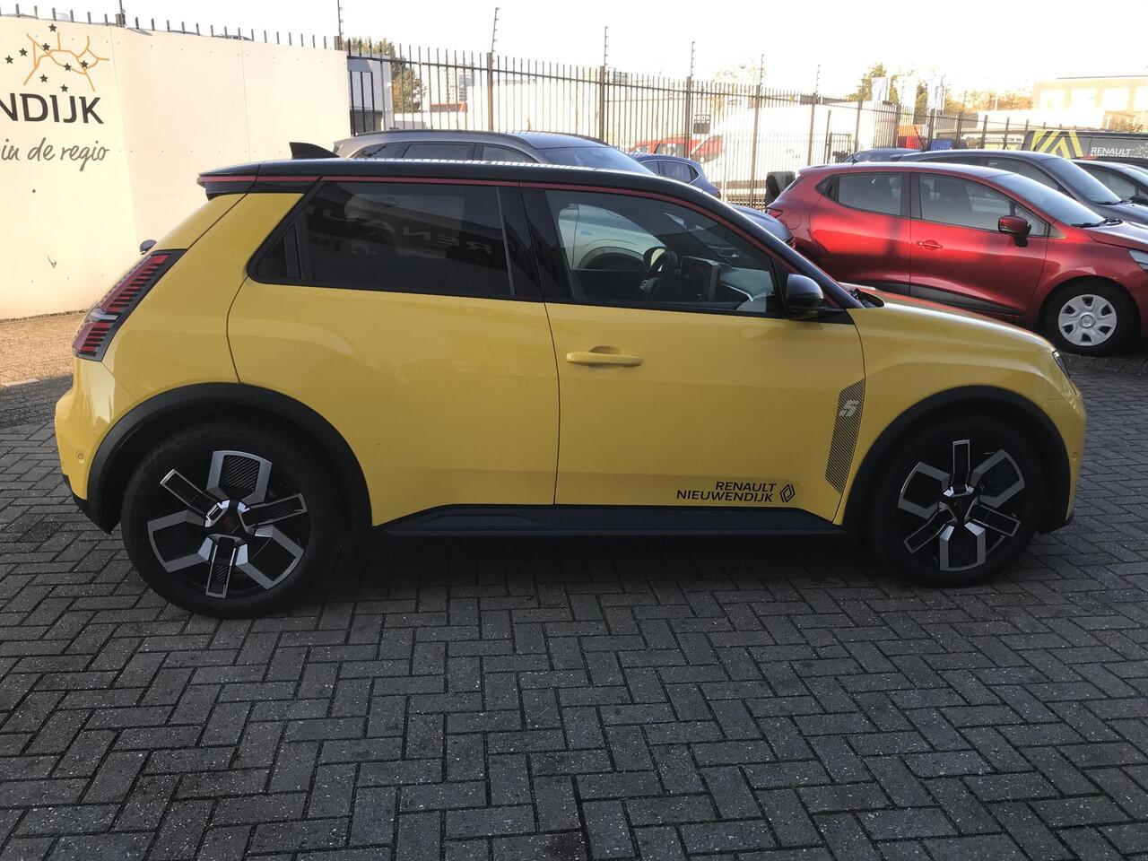 Renault 5 comfort range techno 52 kWh / PACK WINTER / HARMAN KARDON / PACK ADVANCED / ZWART DAK / VRAAG NAAR BESCHIKBAARHEID / DEMO ZUIDOOST / BTW AUTO