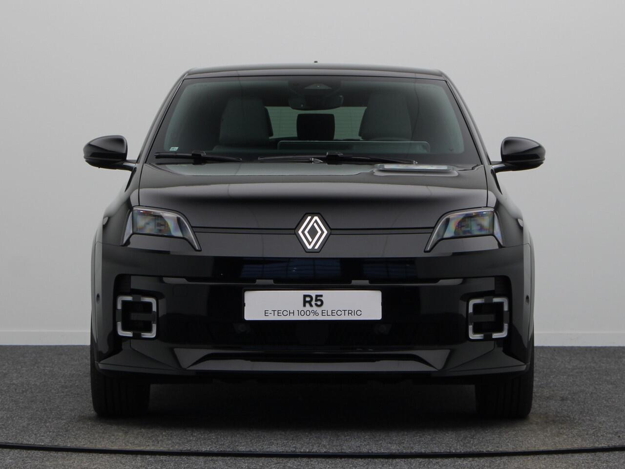 Renault 5 Roland-Garros Comfort range | Achteruitrijcamera | Elektrisch verwarmbare voorstoelen | ISOFIX-bevestigingssysteem voor kinderzitjes op passagiersstoel en op de twee buitenste zitplaatsen achter