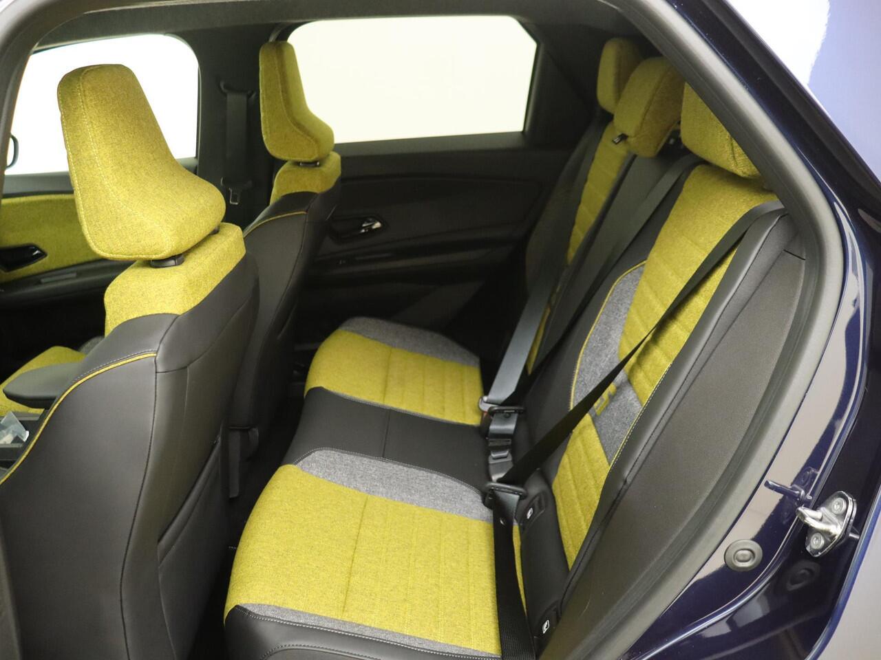 Renault 5 E-TECH comfort range iconic cinq 52 kWh Renault 5 comfort range iconic cinq 52 kWh |