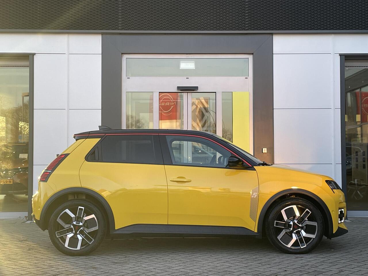 Renault 5 Comfort Range Techno 52kWh | Pack winter | Easy park assist