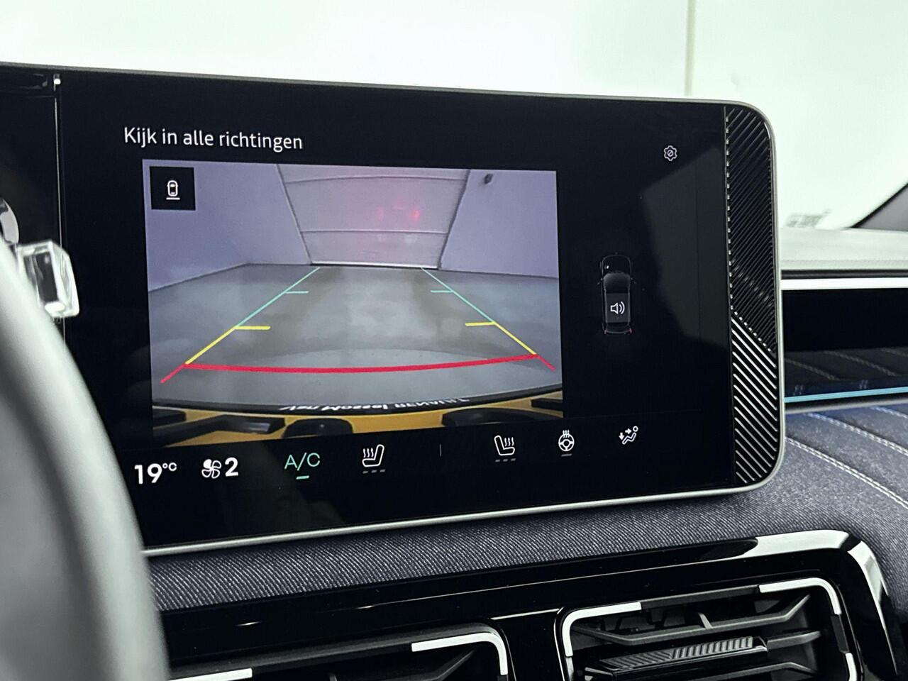 Renault 5 Techno 52kWh Comfort Range 150PK | Pack Safety & Advanced Driving Assist | Pack Harman/Kardon | Apple CarPlay/Android Auto | Draadloze Oplader | Grootlichtassistent | Keyless | Park Assist | Stoel- en Stuurverwarming | V2L | Warmtepomp |