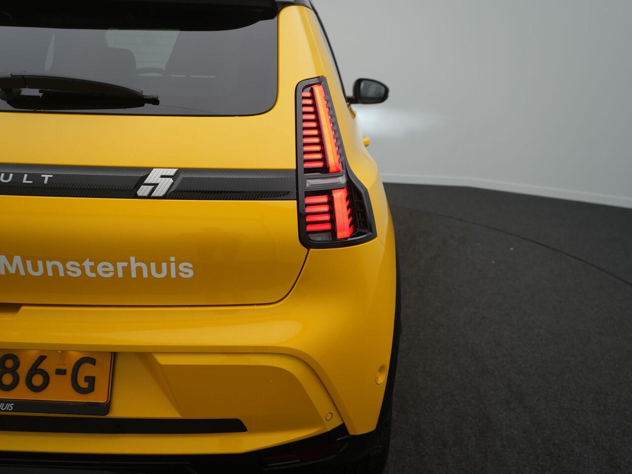 Renault 5 Comfort Range Iconic Cinq 52 kWh - RIJKLAARPRIJS - DEMO - Adaptive Cruise Control - Achteruitrijcamera