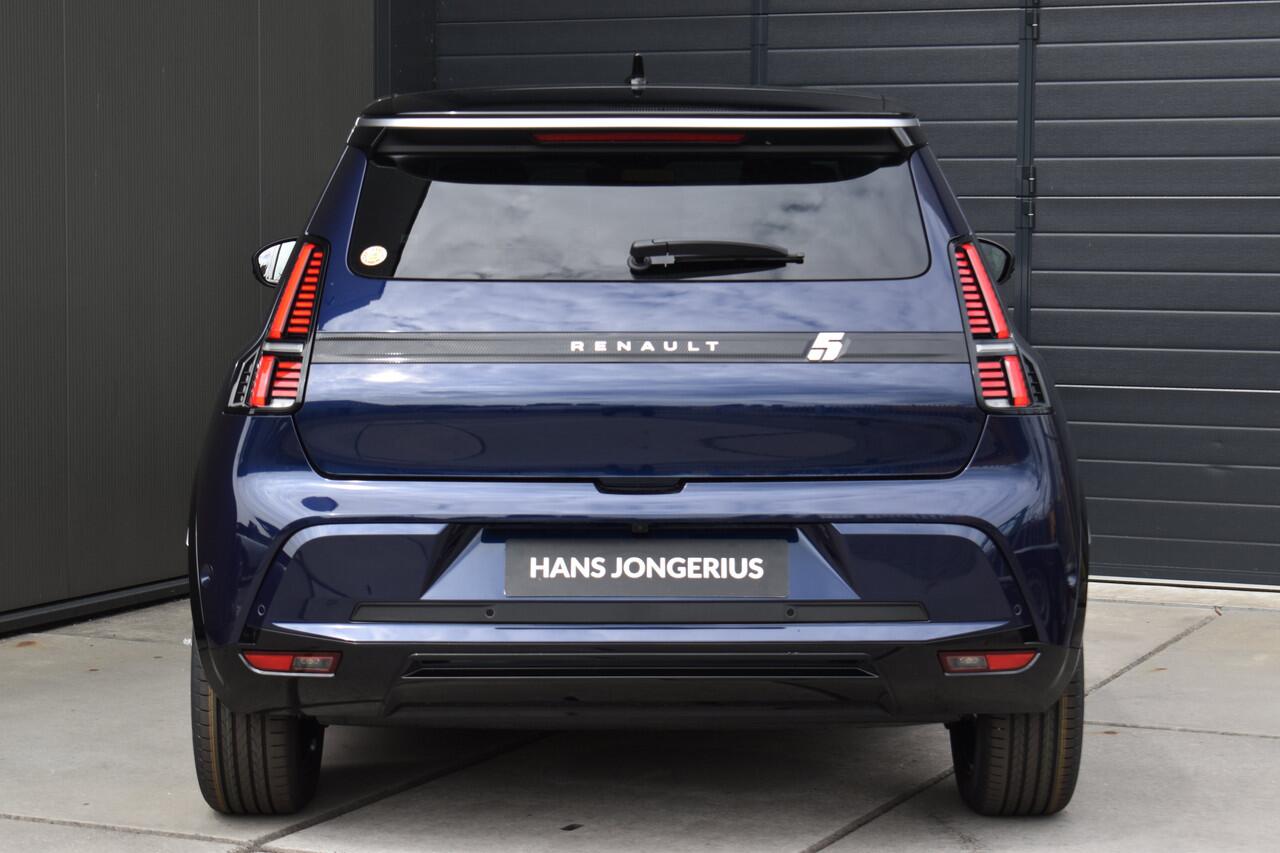 Renault 5 Roland-Garros | Achteruitrijcamera | Elektrisch verwarmbare voorstoelen | ISOFIX-bevestigingssysteem voor kinderzitjes op passagiersstoel en op de twee buitenste zitplaatsen achter