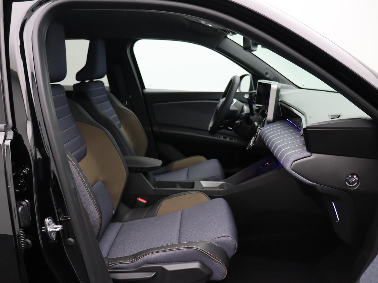 Renault 5 Techno Comfort range | Achteruitrijcamera | ISOFIX-bevestigingssysteem voor kinderzitjes op passagiersstoel en op de twee buitenste zitplaatsen achter | LED-dagrijverlichting met specifiek vormgegeven lichtsignatuur