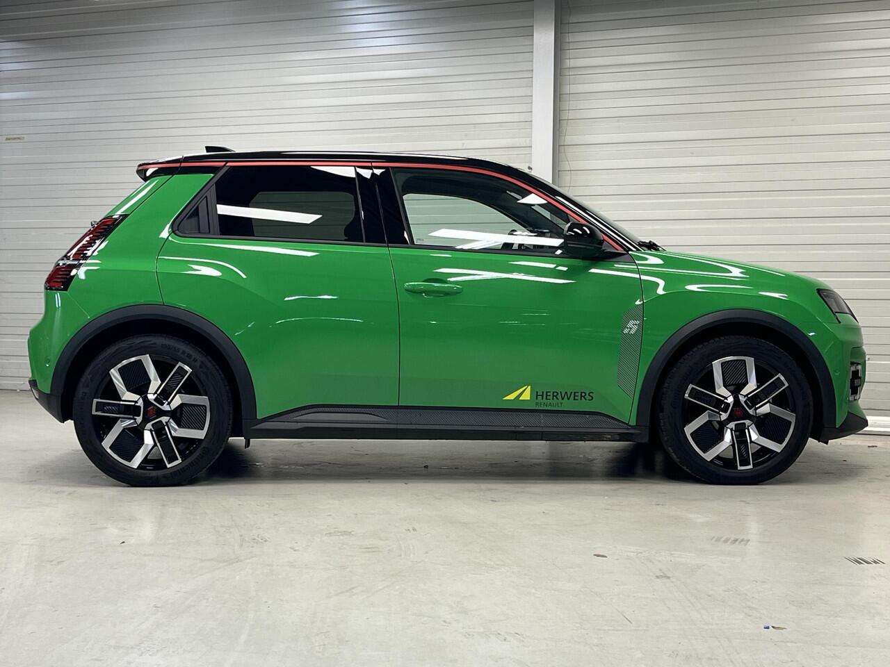 Renault 5 comfort range Techno 52 kWh AUTOMAAT / Voorstoelen + stuurwiel verwarmd / Parkeersensoren voor + achter / Navigatiesysteem full map / Cruise control / Apple Car Play & Android Auto / Automatische airco