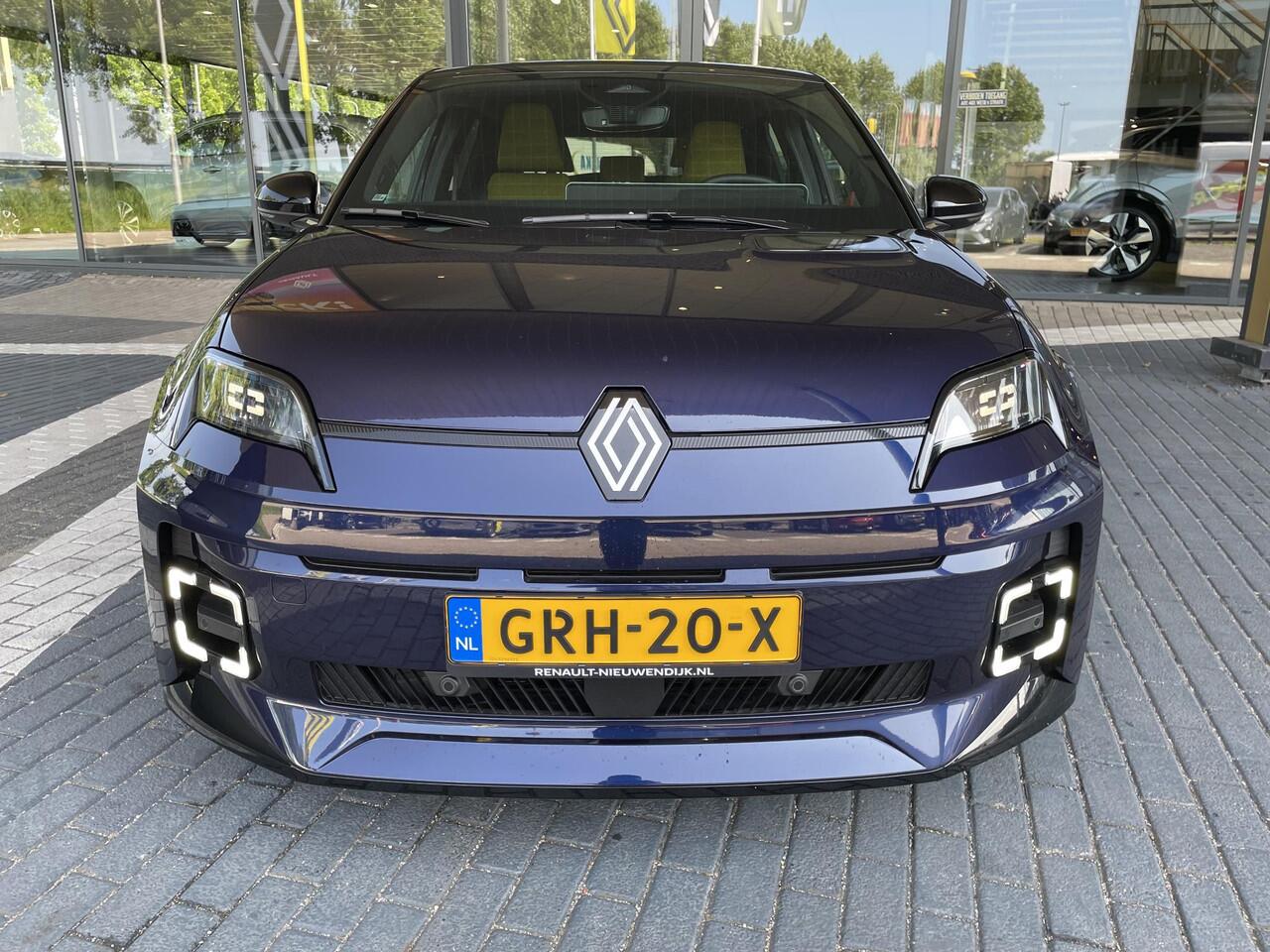 Renault 5 comfort range iconic cinq 52 kWh / Demo Hillegom / pack safety & advanced driving assist / adapter V2L, energie naar extern apparaat / Harman Kardon® premium audio /