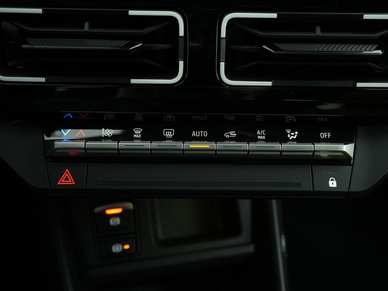 Renault 5 COMFORT RANGE ICONIC CINQ 52 KWH | Harman Kardon | Cruis Adaptief | Daksticker