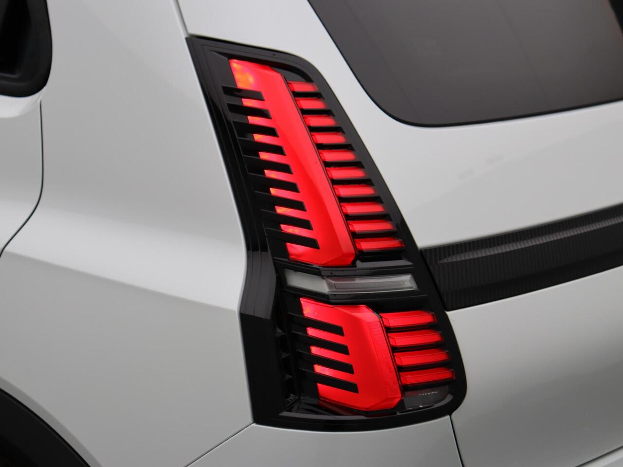 Renault 5 Techno Comfort range | Achteruitrijcamera | ISOFIX-bevestigingssysteem voor kinderzitjes op passagiersstoel en op de twee buitenste zitplaatsen achter | LED-dagrijverlichting met specifiek vormgegeven lichtsignatuur