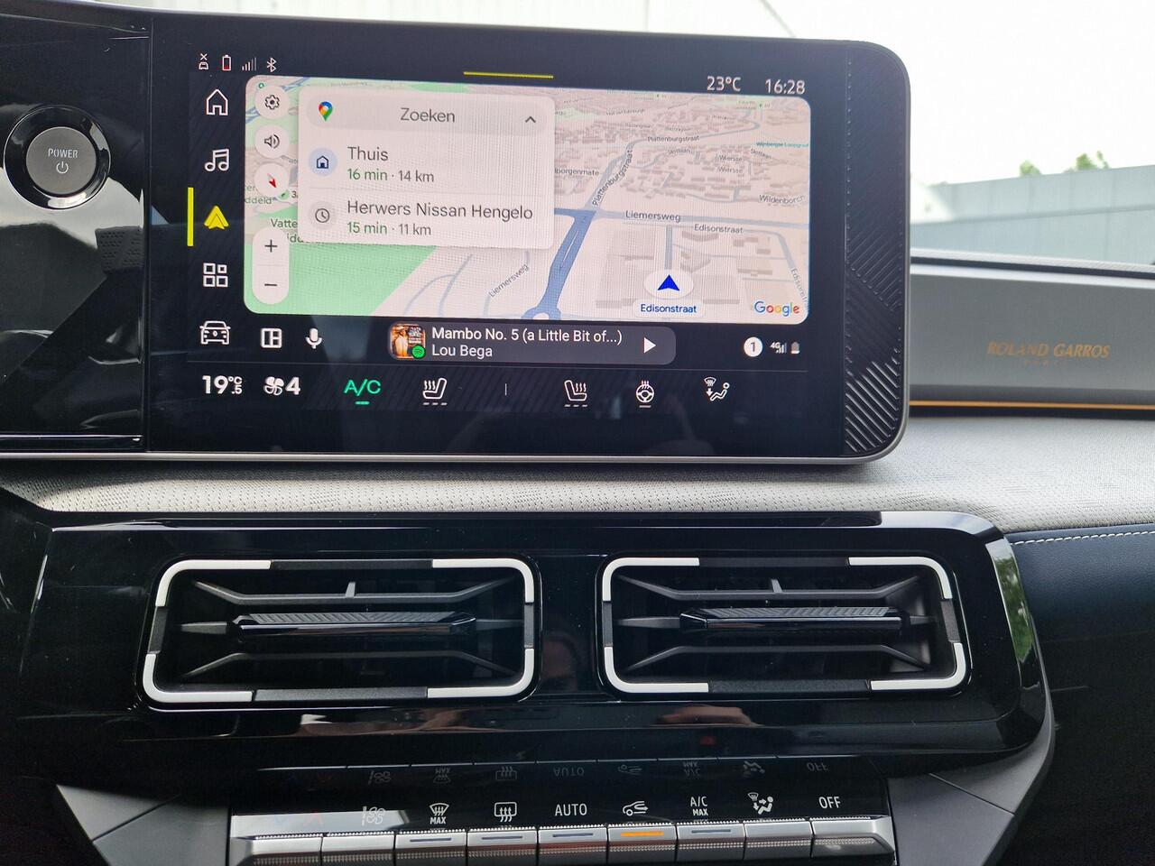 Renault 5 Comfort Range Roland-Garros 52 kWh / Levertijd I.O. / Afneembare Trekhaak /