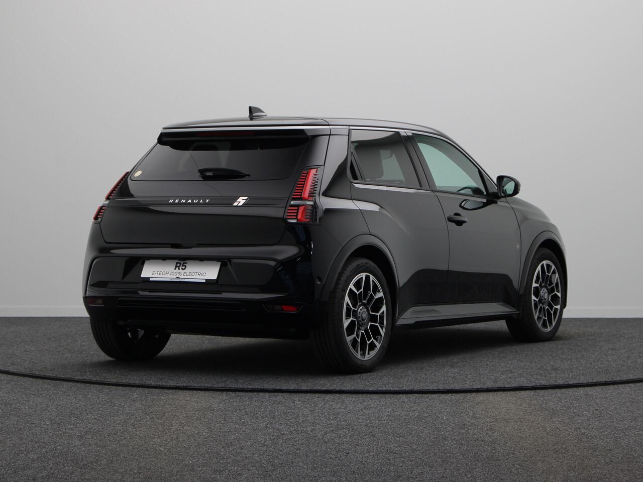 Renault 5 Roland-Garros Comfort range | Achteruitrijcamera | Elektrisch verwarmbare voorstoelen | ISOFIX-bevestigingssysteem voor kinderzitjes op passagiersstoel en op de twee buitenste zitplaatsen achter